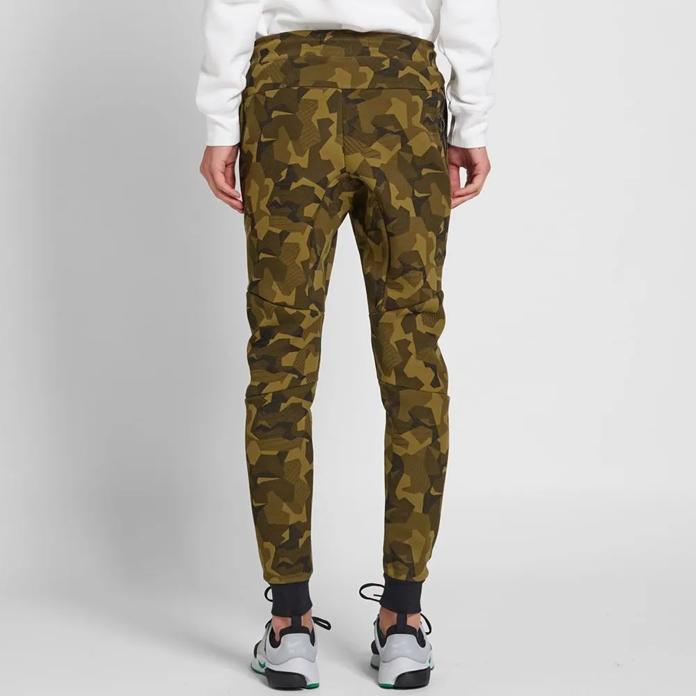 Nike Tech Fleece Camo JoggerOlive Flak & Black