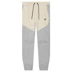 Sportswear Tech Fleece Joggers - Dark Heather Grey/Rattan/Black