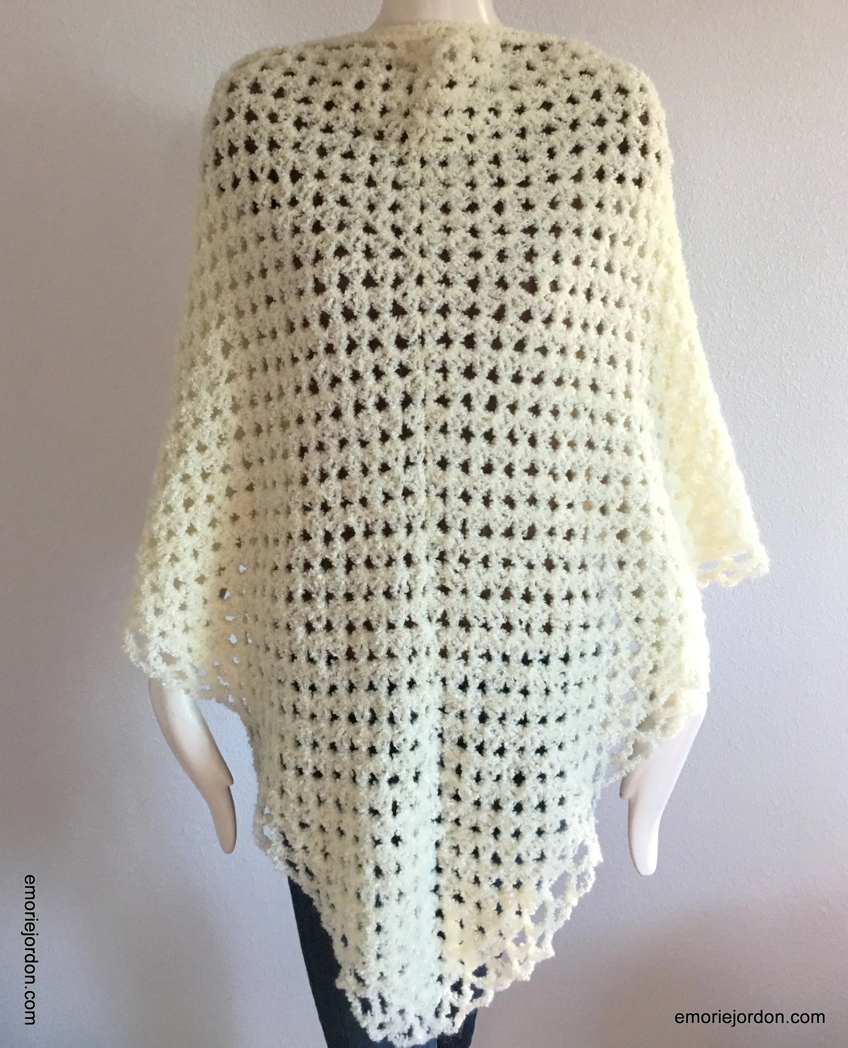 Vintage: Fuzzy Crochet Wrap