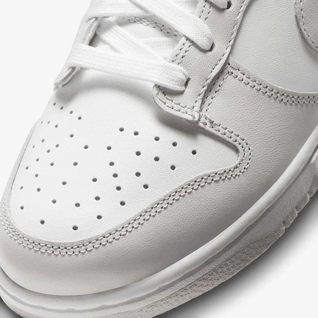 WMN'S DUNK LOW 'WHITE/PHOTON DUST-WHITE'